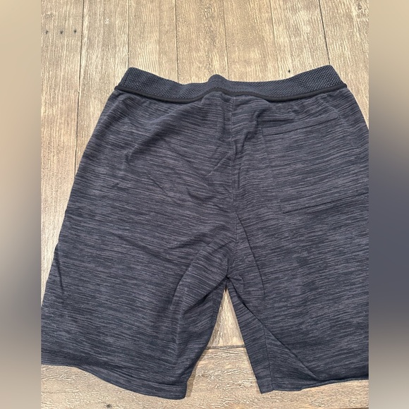 NIKE knit shorts - Picture 3 of 3